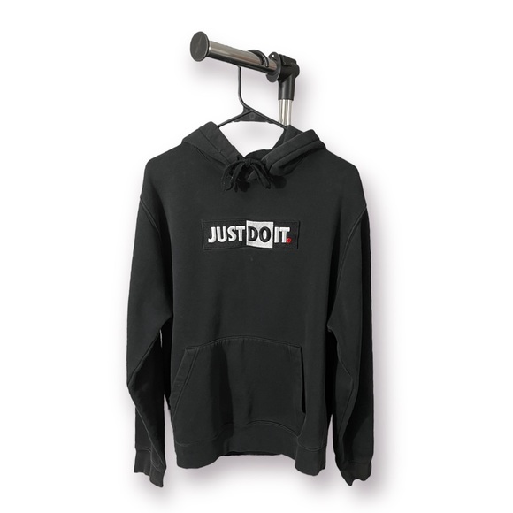 Black Just Do It Nike Men’s Hoodie With Nike Branded Sleeve & Front Pocket - Picture 1 of 5